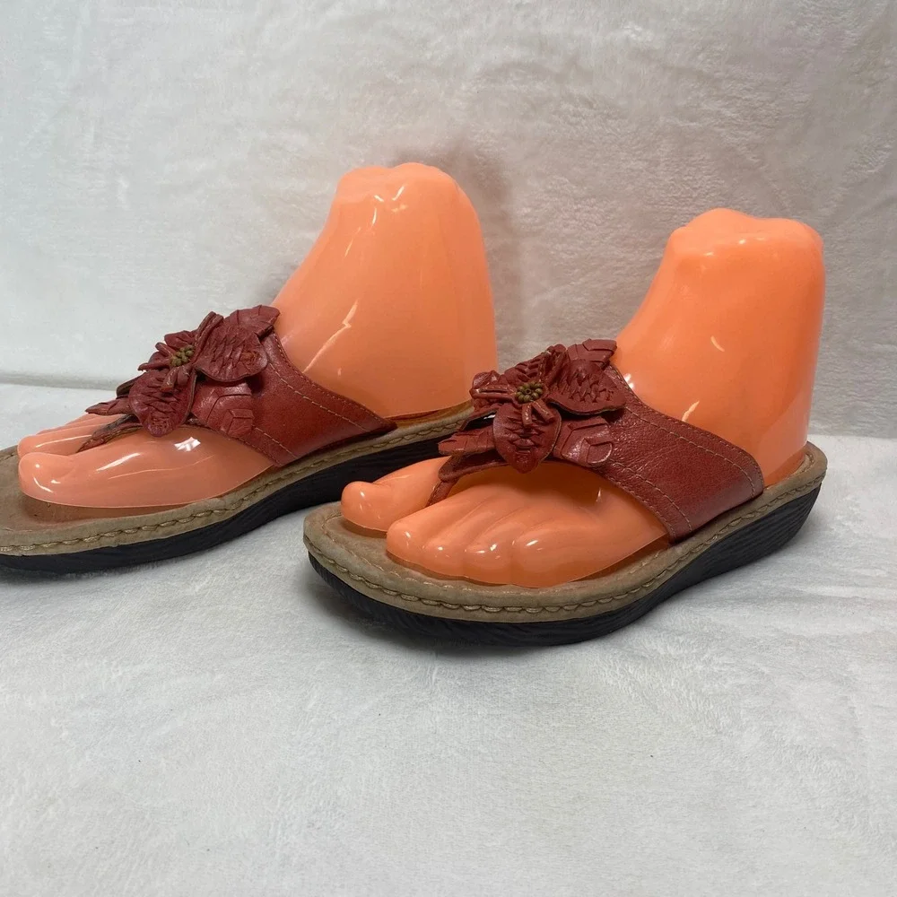 Clarks Artisan Womens Latin Palm Wedge Red Leather Floral Sandals Comfort Size 8